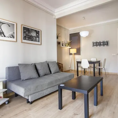 23Par1007 Comfortable Apartment In Paralel Barcelona Exterior photo